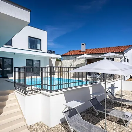 Villa Loto *