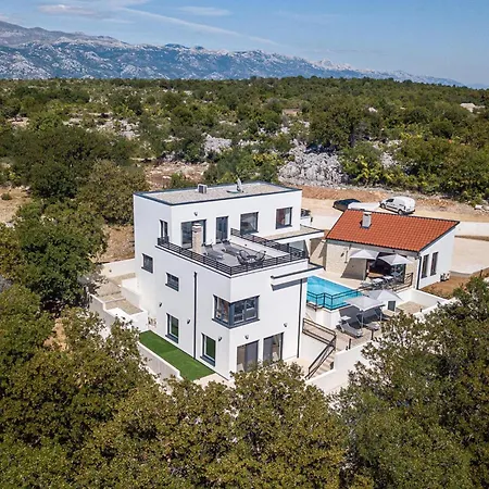 Villa Loto *